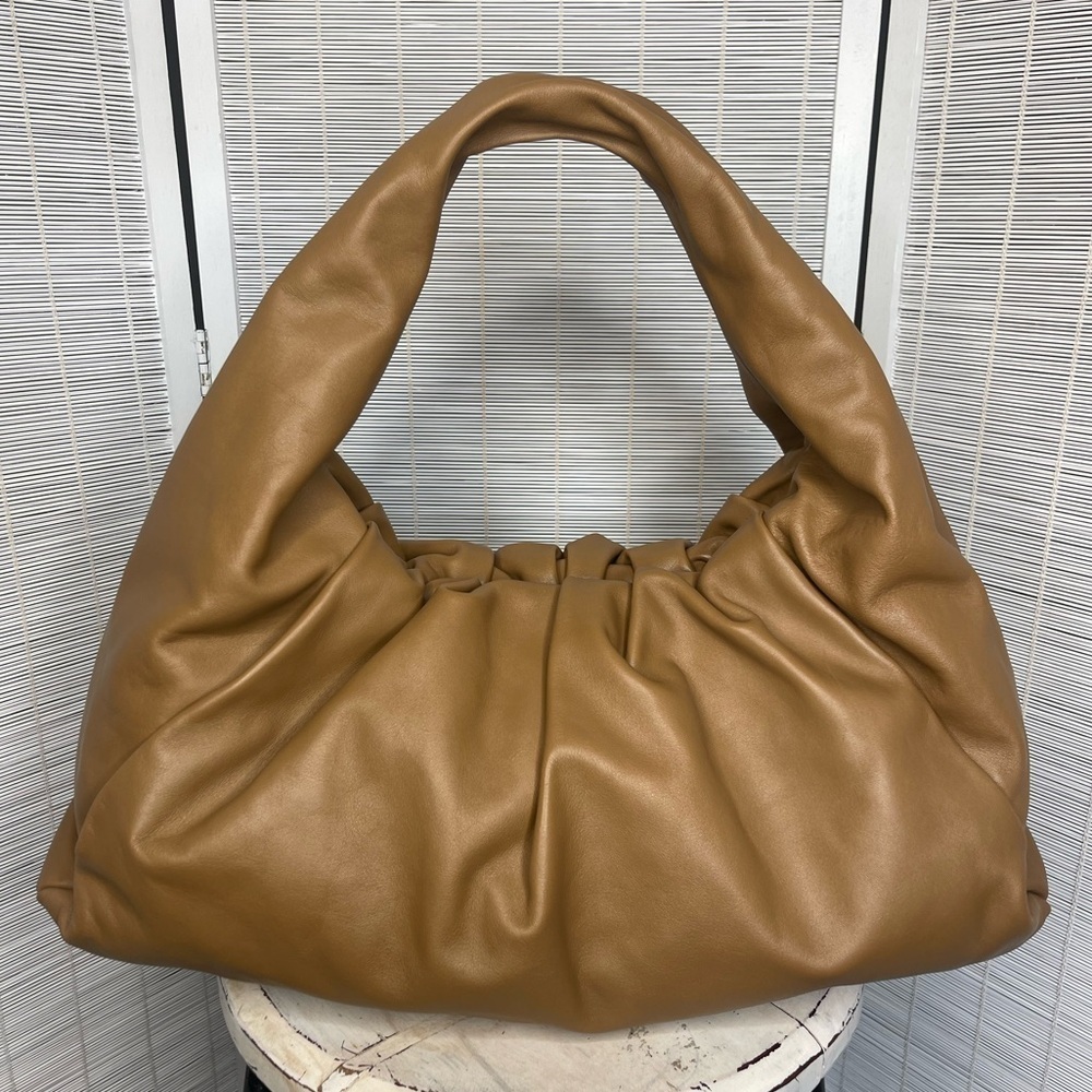 Bottega Veneta The Pouch Large Tan Leather Slouchy Clutch Made Italy OS
